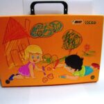 Koferce puno proizvoda Bic